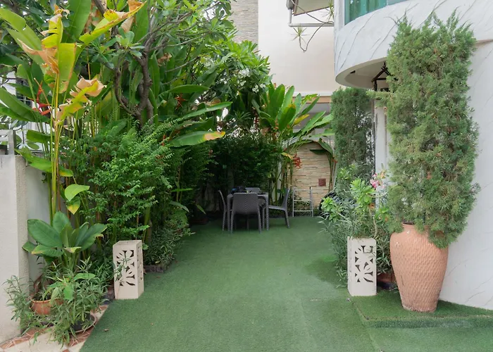 Modern In Sukhumvit